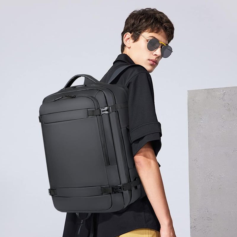 BAGZY Férfi Laptop Hátizsák 17" - Vízálló, Bővíthető 30-40L Utazótáska USB Töltőporttal, Kézipoggyász Méret 45x36x20cm, Fekete