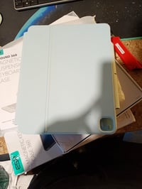 ESR Rebound 360 billentyűzetes tok iPad Pro 13" (M4, 2024) készülékhez, állítható — kopás és használati nyomok (állapot: lásd a 2. képet) 3