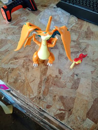 Pokémon PKW4523 Select Figure Mega Glurak Y Hivatalos Mozgatható Figura 15 cm — letört farokrész nélkül (állapot: lásd a 2. képet) 2