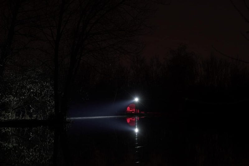 New Direction H10 LED fejlámpa - Fehér, piros és UV fény, horgász riasztóval kompatibilis