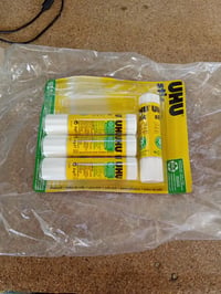 Baton de lipici UHU fără solvenți - Lipire puternică, rapidă și durabilă, 5 x 21 g — lipsesc 4 batoane (stare: vezi a 2-a imagine) 2