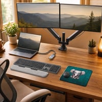 Kétmonitoros kuckó: USB-C-HDMI adapter + billentyű-egér + egérpad + csuklótámasz + monitortartó + kábelrendező 1