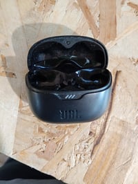 JBL Tune Beam True Wireless Bluetooth — Töltőtok (alkatrész) 2