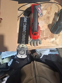 Foarfecă pentru iarbă și gard viu cu acumulator Einhell GC-CG 18 Li-Solo 18V, lățime tăiere iarbă 100 mm, lungime tăiere gard viu 200 mm, fără acumulator și încărcător, sistem Power X-Change 4