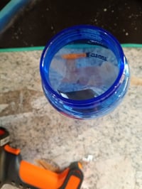 Sticlă pentru apă SIGG Total Color Tritan albastră 0,6 L – fără BPA, etanșă, pentru băuturi carbogazoase — bază ușor topită (stare: vezi a 2-a imagine) 3