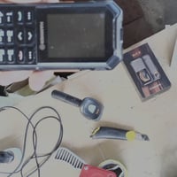 Mobilni telefon s tipkama Hammer 6 LTE – baterija 2500 mAh, IP68, zaslon 2,4 inča — nedostaje kabel za punjenje, uređaj je jako korišten (stanje: vidi 2. sliku) 2