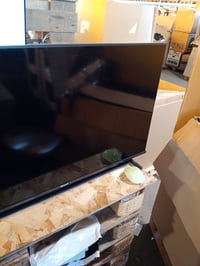 Hisense 40A5KQ QLED TV 40 inča (101 cm) Full HD Smart TV DVB-T2/C/S2 — neispravan, za dijelove: ne uključuje se (stanje: vidi drugu sliku) 3