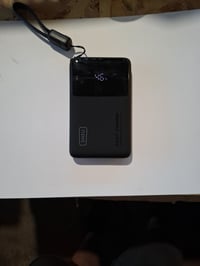INIU Mini Power Bank 10000 mAh, 45W gyors töltéssel, beépített USB-C — Karcos illetve a az egyik port törött (állapot: lásd a 2. képet) 2