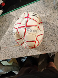Minge de handbal Erima Magic White Pro – alb/roșu, mărimea 3 – utilizată, cu marcaje făcute cu marker permanent (stare: vezi a 2-a fotografie) 2
