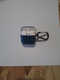 Bluetooth slúchadlá APM s nabíjacím puzdrom, stereo — chybné, na náhradné diely: Nereagujú na nič, nenabíjajú sa (stav: pozri 2. obrázok) 3