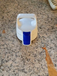 SIGG Total Color ONE kézzel nyitható kupak 0,6 literes kulacshoz, kék, BPA-mentes, szivárgásmentes 3