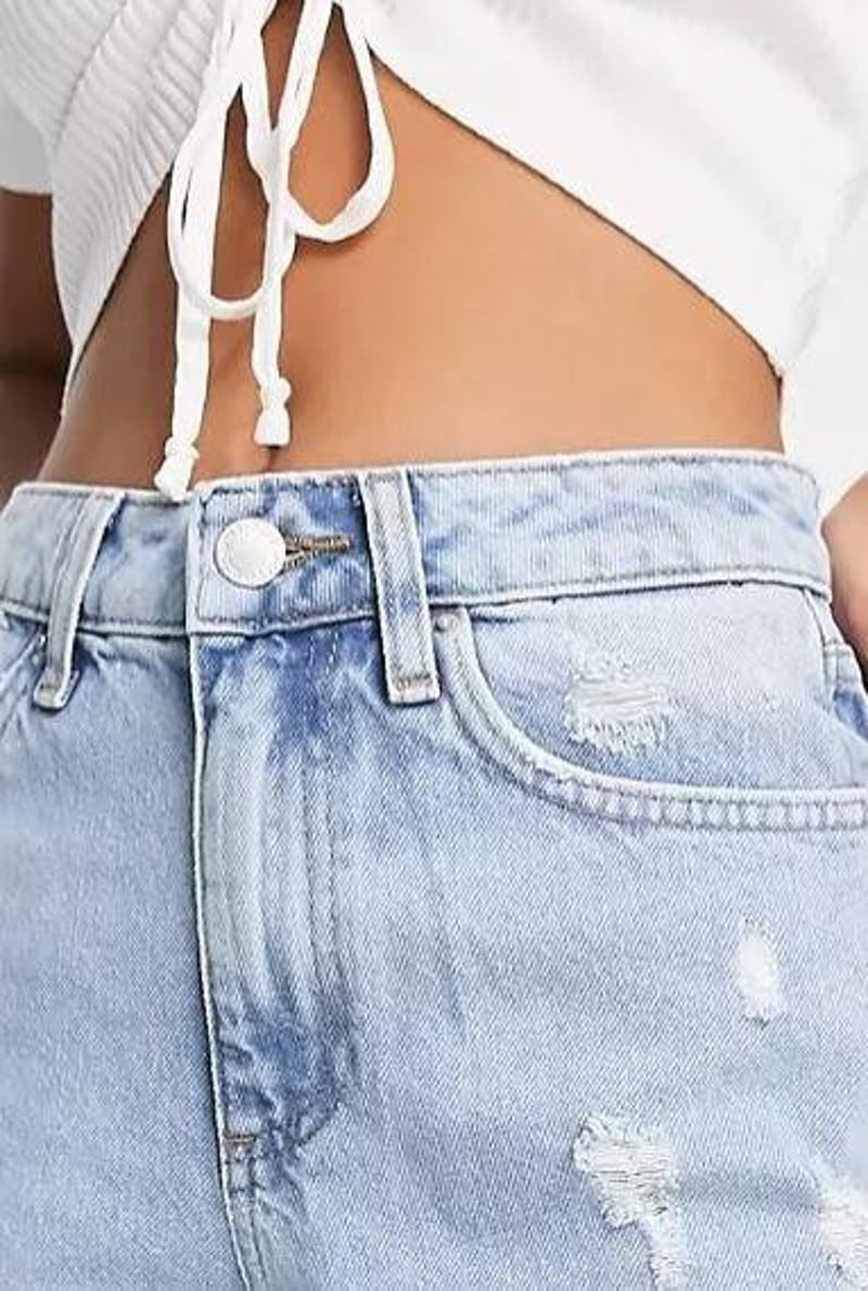 Miss Selfridge Petite Mom Magas Derékú Farmer Világoskék Színben, Kopott Hatású EUR36