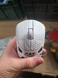 Bezdrôtová herná myš Corsair Sabre v2 PRO MG, biela, odľahčený perforovaný dizajn, na FPS hry, používaná 4
