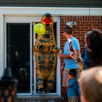 Felfújható Stegosaurus jelmez felnőtteknek - Vicces dinoszaurusz kosztüm Halloweenre 7