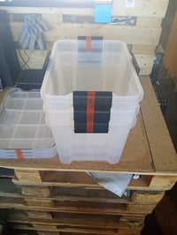 Set de 3 cutii de depozitare din plastic etanșe Iris Ohyama AT-SD cu capac, 20 L — bucată ruptă pe capac (stare: vezi a 2-a fotografie) 2