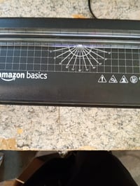 Laminovačka Amazon Basics 3 v 1, formát A4, so rezačkou, dierovačom a zaobľovačom rohov, čierna, bez laminovacích fólií (stav: pozri 2. obrázok) 4