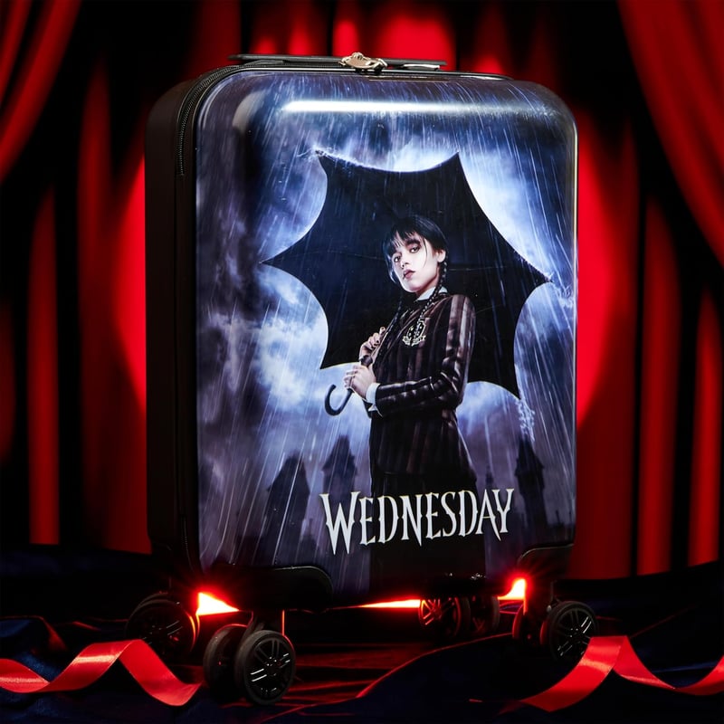 Wednesday Addams gurulós bőrönd gyerekeknek - Hivatalos kézipoggyász 4 kerekű