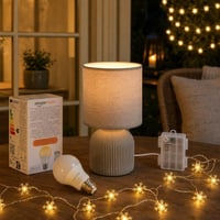 Večerná svetelná súprava: 1x smart LED žiarovka + 1x stolná lampa + 1x svetelná reťaz snehové vločky 1