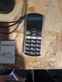 Mobilný telefón s tlačidlami Emporia SIMPLICITY pre seniorov, čierny, veľké tlačidlá, núdzové tlačidlo, 2-palcový displej, používaný 3