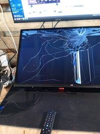 JVC LT-32VRF3555 32 colos Full HD Smart TV Fire TV beépített rendszerrel — hibás, alkatrésznek: törött képernyő (állapot: lásd a 2. képet) 3