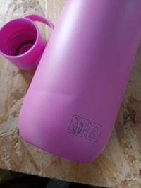 SodaStream Fizz & Go rozsdamentes acél termoszpalack 0,9 l, dupla falú hőszigetelés — horpadt alj és oldal (állapot: lásd a 2. képet) 3