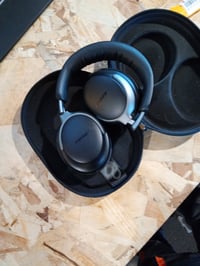 Căști wireless cu anulare a zgomotului Bose QuietComfort Ultra cu sunet spațial — burete vizibil pe cupa stângă (stare: vezi a 2-a imagine) 3