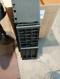 vidaXL Rácsos Kerti Ültetőláda PP Sötétszürke 80x36x140 cm — hibás — hibás, alkatrésznek: törött alkatrész (állapot: lásd a 2. képet) 2