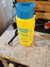 Pulverizator de grădină cu presiune Gloria Prima 5 PLUS, 5 litri, cu lance de prelungire de 0,4 m — miroase a substanțe chimice, murdar (stare: vezi a 2-a fotografie) 4