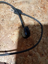 Cablu de încărcare USB pentru Fitbit Versa 4 – Pentru varianta din aluminiu zmeuriu/roz auriu, produs provenit din dezmembrări (donor) 2