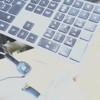 Amazon Basics punjivi bežični set tipkovnice i miša, tipkovnica pune veličine s numeričkim dijelom, ultra-tanki tihi dizajn, crna 2