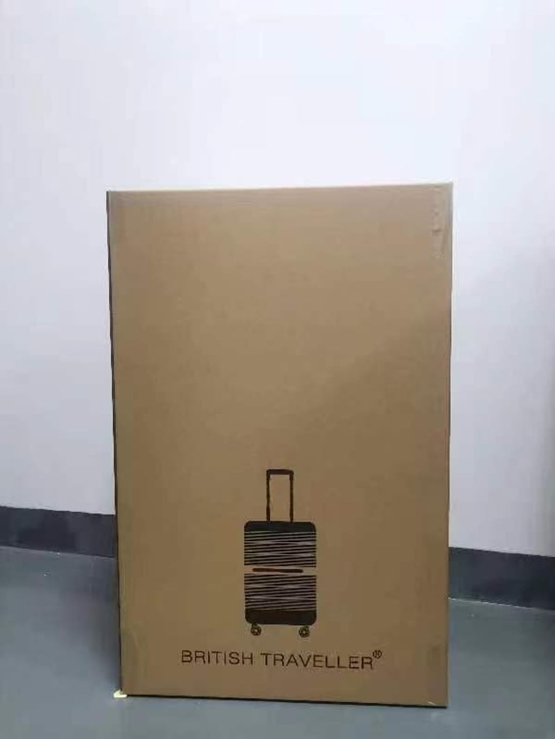 British Traveller TSA zárral ellátott 3 részes könnyű, merev PP bőrönd szett - fehér (20+24+28 inch)