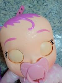 Păpușă interactivă nou-născută Cry Babies Newborn Coney Deluxe cu brățară electronică, lacrimi reale și accesorii, pentru copii de la 18 luni 4