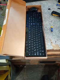 Set tastatură și mouse wireless Amazon Basics, dimensiune completă, cu receptor USB de 2,4 GHz, negru - utilizat 2