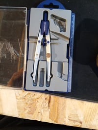Compas STAEDTLER Noris Club 550 02 cu rotiță centrală, Ø 395 mm – Set incomplet (doar compasul, fără accesorii și mine de rezervă; pentru stare, consultați a 2-a imagine) 2