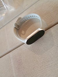 Inteligentný náramok Xiaomi Smart Band 10 strieborný - 1,72" AMOLED displej, 21-dňová výdrž — chybný, čiastočne funkčný: prasknutý displej (stav: pozri 2. obrázok) 3