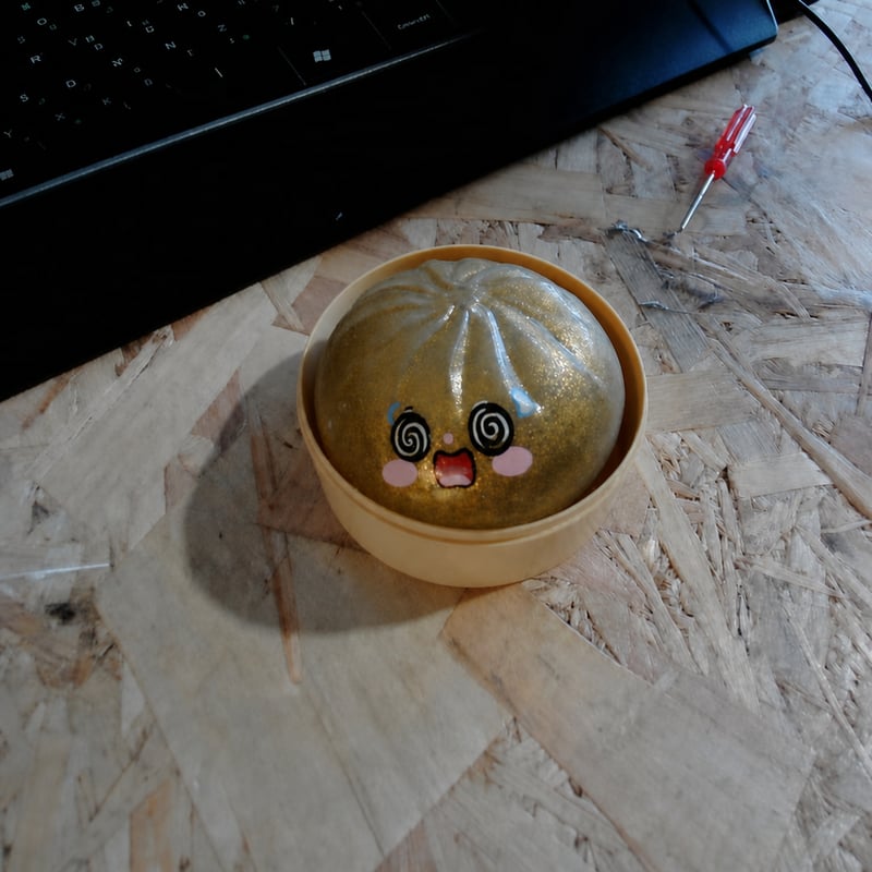 Trblietavá gulička Squishy prekvapenie v krabičke, antistresová loptička, senzorická fidget hračka pre deti aj dospelých, 1 ks