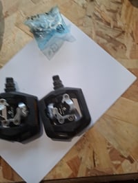 Cestovný pedál na bicykel Shimano PD-T421 SPD, čierny – CHYBNÝ: — chybný, čiastočne funkčný: Jeden pedál je poškodený (stav: pozri 2. obrázok) 4