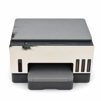 HP Smart Tank 7005 multifunkciós tintatankos nyomtató — használt, erősen kopott burkolattal, hibás, részben működik: sérült fekete tartály 1