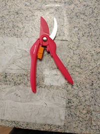 Záhradné nožnice Fiskars Inspiration Ruby P26 na živé vetvy, 20 cm, uhlíková oceľ, s nepriľnavou čepeľou, ružová/oranžová 2