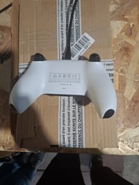 Bezdrôtový ovládač Sony DualSense PS5 biely - Chybný — chybný, čiastočne funkčný: obe analógové páčky majú drift (stav: pozri 2. obrázok) 3