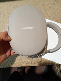 Slúchadlá Bose QuietComfort Ultra s potlačením hluku, priestorovým zvukom, 24-hodinovou výdržou batérie, piesková farba – Limited Edition – používané 4