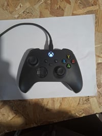 Bezdrôtový ovládač Xbox Wireless Controller Carbon Black — chybný, čiastočne funkčný: ľavá páčka má drift (stav: pozri 2. obrázok) 2