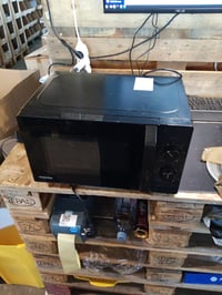 Toshiba MW2-MM20PF(BK) mikrovalna pećnica 20 L 800W 5 — neispravna, za dijelove: dimi pri uključivanju (stanje: vidi drugu sliku) 4