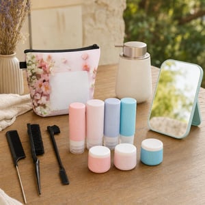 Set complet pentru călătorii: geantă cosmetice + 8 flacoane TSA + 3 perii păr + dozator + oglindă