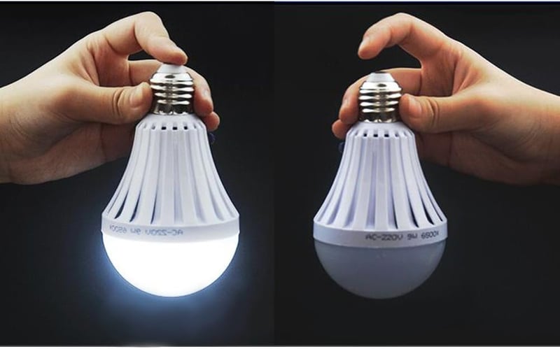 E27 LED Vészvilágító Izzó - Okos, Indukciós, Újratölthető, Energiatakarékos, 9W