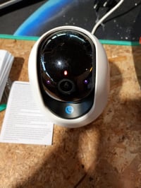 Vnútorná bezpečnostná WiFi 6 kamera Tenda CP3 Pro 2K, otáčateľná o 360° — chybná, na náhradné diely: Produkt sa zapne (stav: pozri 2. obrázok) 2