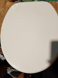WC sedadlo WENKO Urbino biele, 36 x 42,5 cm, pomalé sklápanie Easy-Close, MDF, s certifikátom FSC — stopy po balení (stav: pozri 2. obrázok) 2