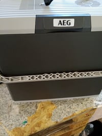 Geantă frigorifică termoelectrică AEG KK 28, 28 L, 12V/230V, portabilă, camping — defectă, funcționează parțial: cablu de alimentare defect (stare: vezi imaginea 2) 5