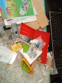 Set de joacă Cabinet Veterinar Schleich Farm World 42502 - 43 piese, cu medic veterinar și — suprafață uzată, zgâriată (stare: vezi a 2-a fotografie) 2
