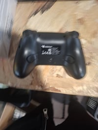 Bezdrôtový ovládač SUBSONIC pre Nintendo Switch — chybný, čiastočne funkčný: pravá páčka nereaguje, ľavá páčka (stav: pozri 2. obrázok) 4